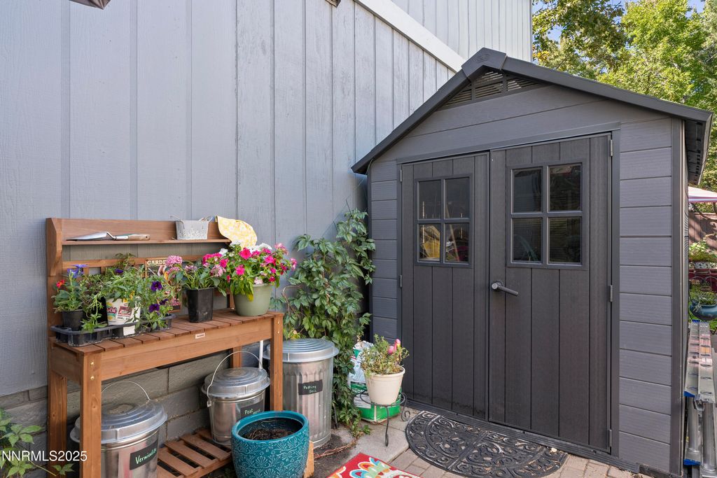 Image 32 of property listing at 6435 Meadow Valley Lane, Reno, NV 89519