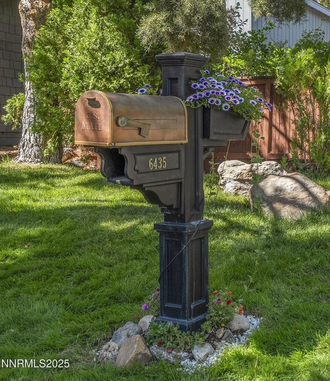 Image 34 of property listing at 6435 Meadow Valley Lane, Reno, NV 89519