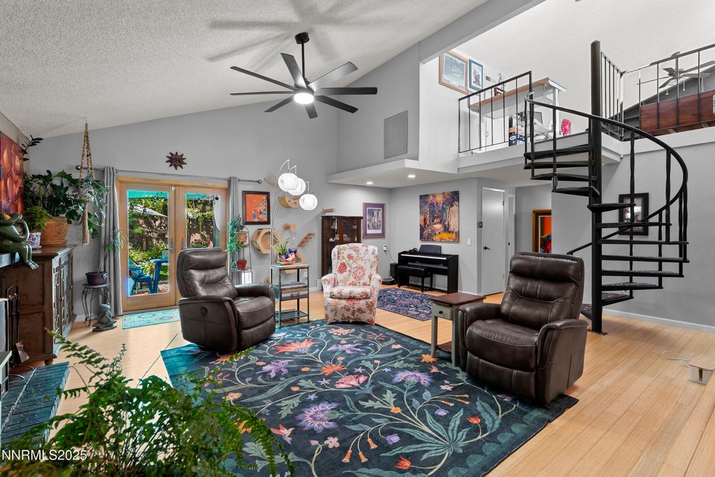 Image 6 of property listing at 6435 Meadow Valley Lane, Reno, NV 89519