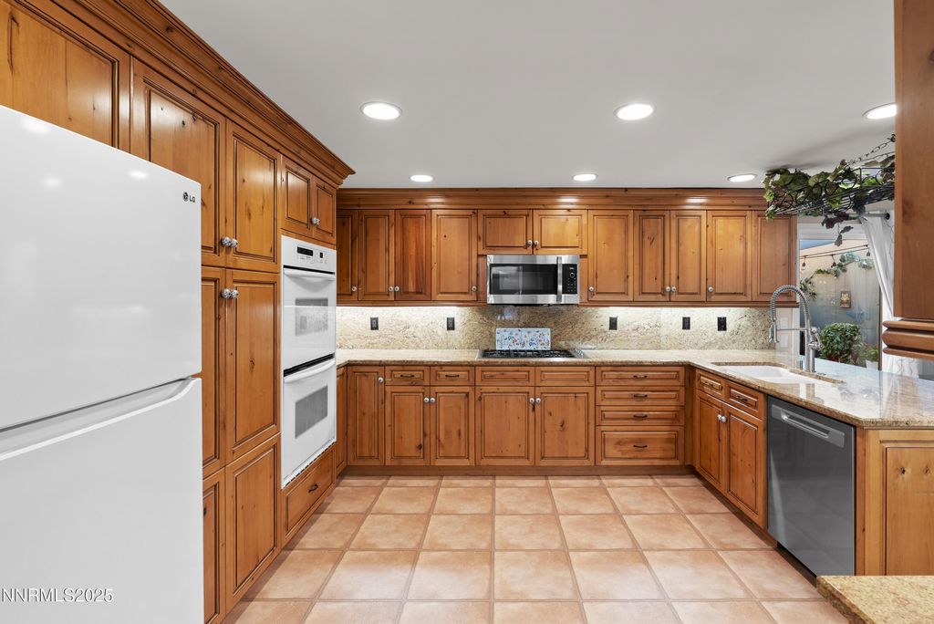 Image 9 of property listing at 6435 Meadow Valley Lane, Reno, NV 89519