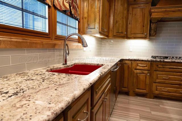 1805 MADISON Avenue, Dumas, TX 79029