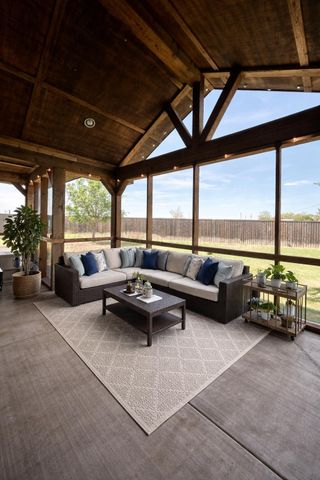 1805 MADISON Avenue, Dumas, TX 79029