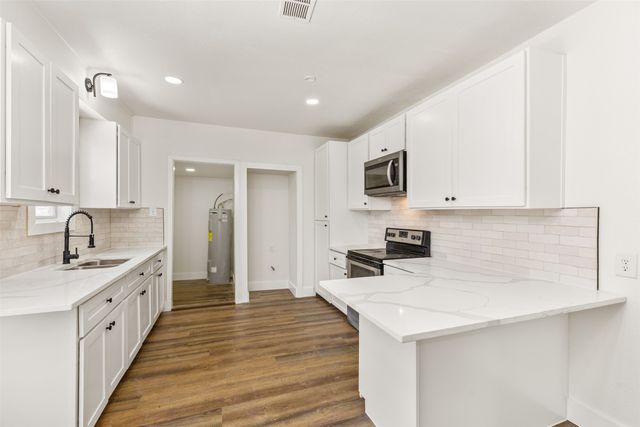 418 Lillian Street, Dallas, TX 75211