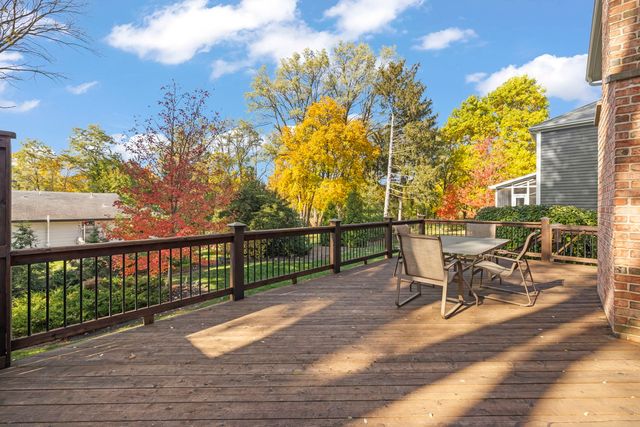 1570 Orchard Road, Wheaton, IL 60189