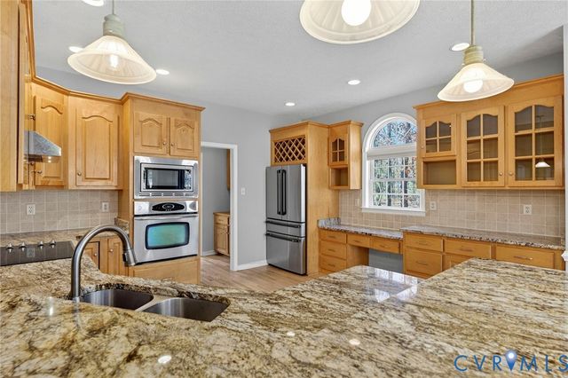 9324 Oak River Dr, South Chesterfield, VA 23803