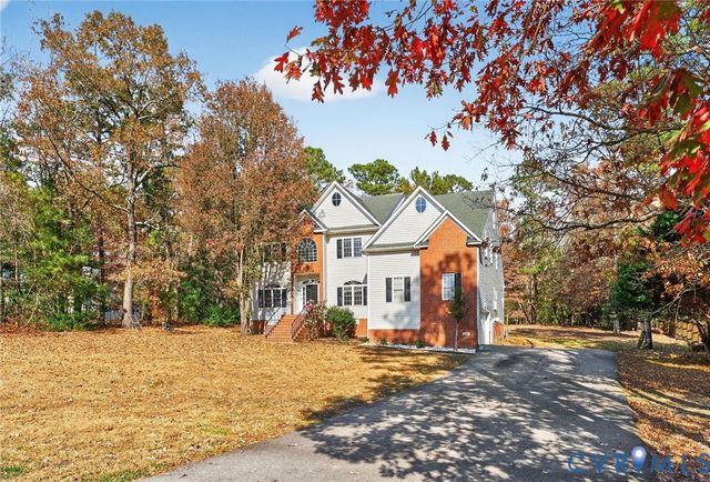 9324 Oak River Dr, South Chesterfield, VA 23803