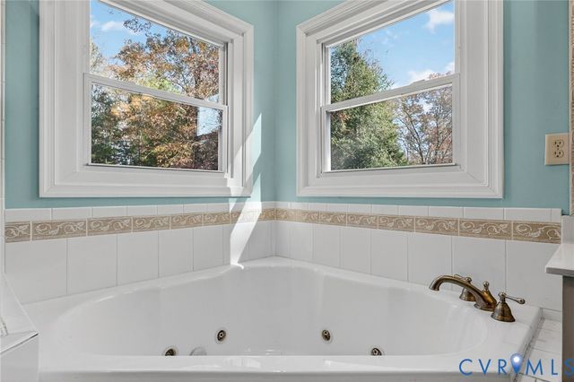 9324 Oak River Dr, South Chesterfield, VA 23803