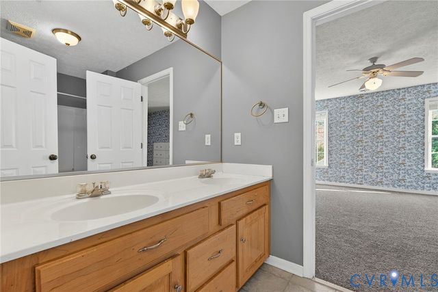 9324 Oak River Dr, South Chesterfield, VA 23803