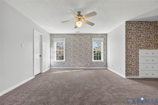 9324 Oak River Dr, South Chesterfield, VA 23803