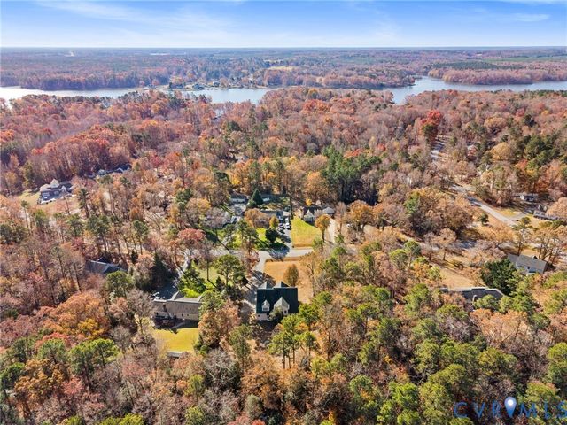 9324 Oak River Dr, South Chesterfield, VA 23803