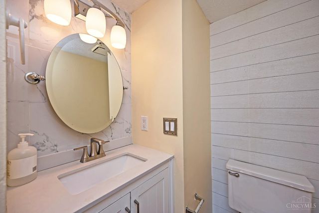 7853 West Chester Road, West Chester, OH 45069