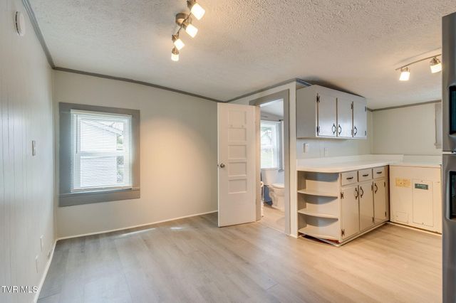 1826 Pittstown Rd Road, Bristol, VA 24201