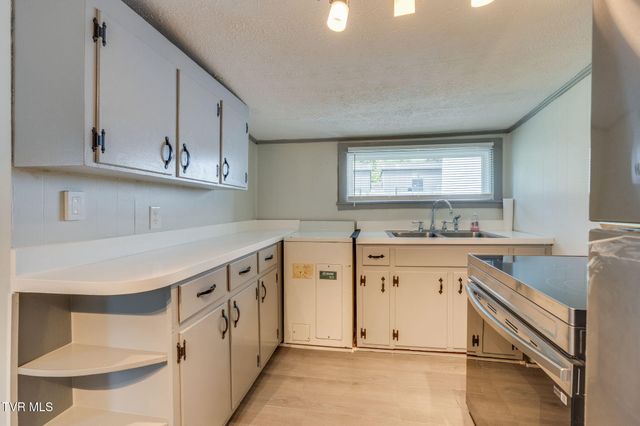 1826 Pittstown Rd Road, Bristol, VA 24201