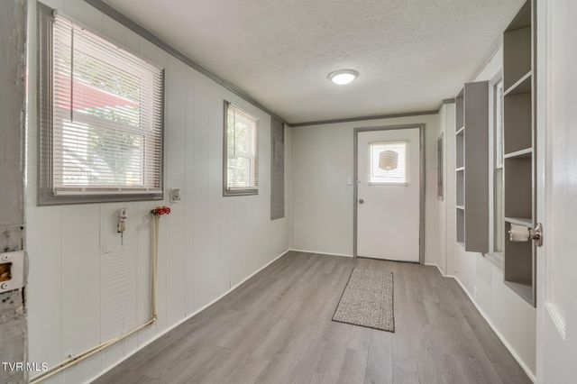 1826 Pittstown Rd Road, Bristol, VA 24201
