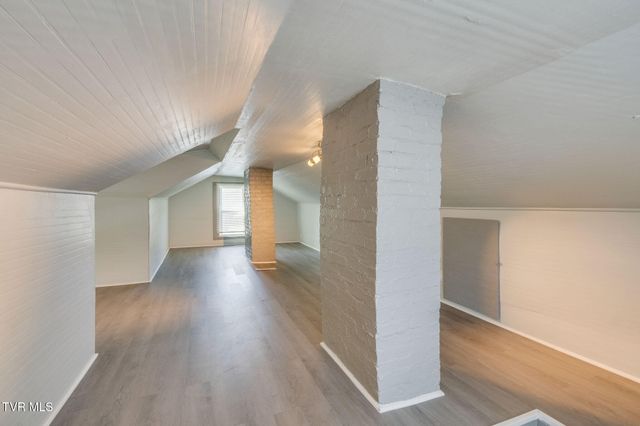 1826 Pittstown Rd Road, Bristol, VA 24201
