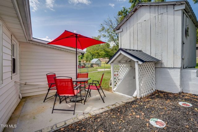 1826 Pittstown Rd Road, Bristol, VA 24201