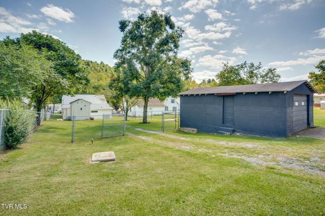 1826 Pittstown Rd Road, Bristol, VA 24201