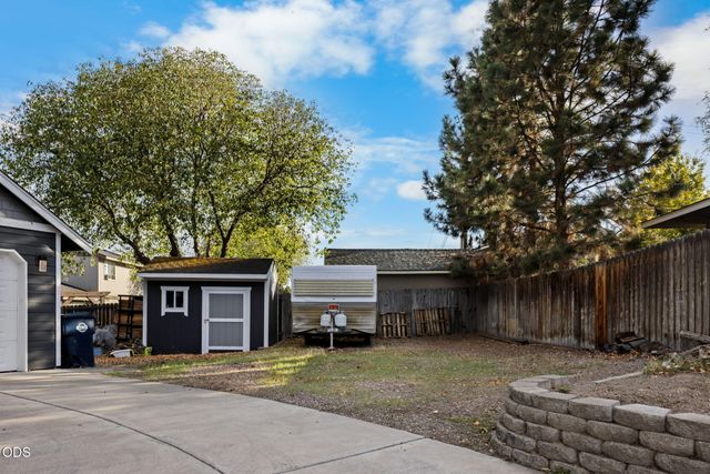 1770 SW 22nd Court, Redmond, OR 97756