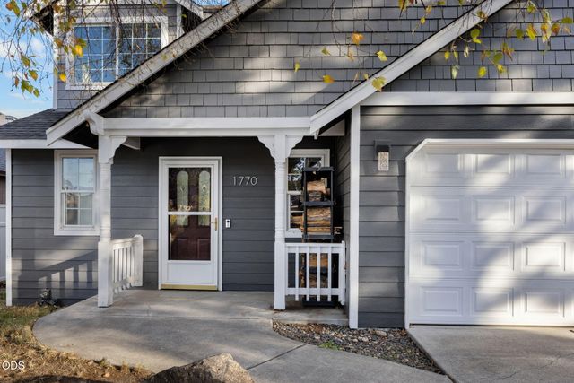 1770 SW 22nd Court, Redmond, OR 97756