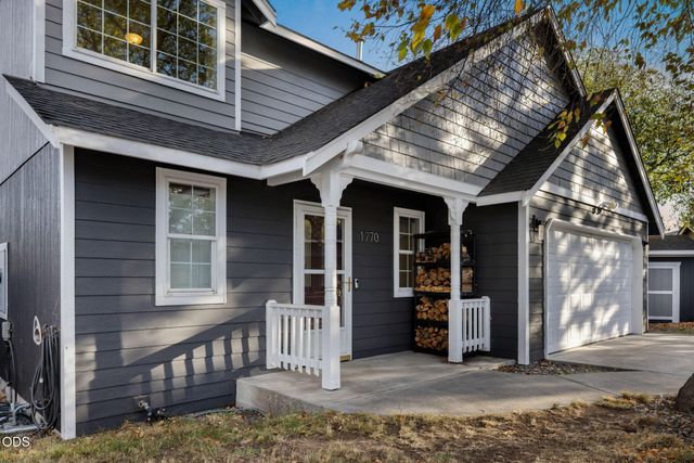 1770 SW 22nd Court, Redmond, OR 97756