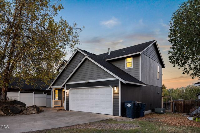 1770 SW 22nd Court, Redmond, OR 97756