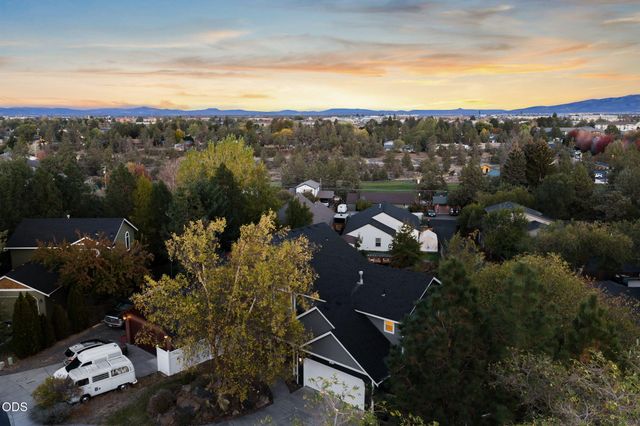 1770 SW 22nd Court, Redmond, OR 97756