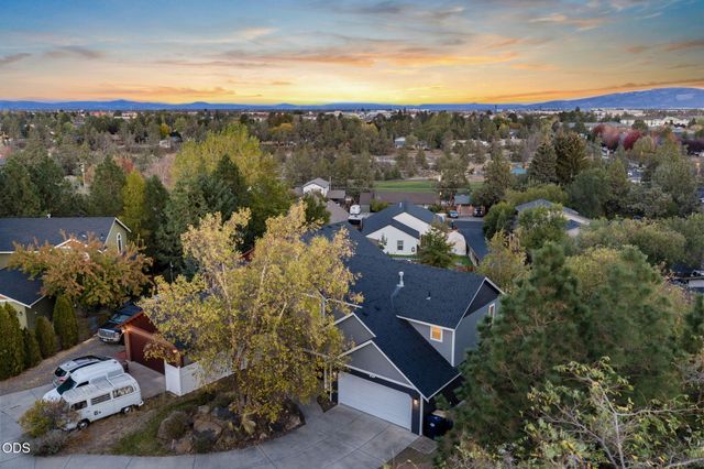 1770 SW 22nd Court, Redmond, OR 97756