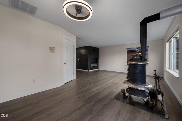1770 SW 22nd Court, Redmond, OR 97756
