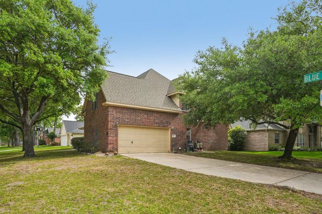 7803 Deerwood Lake Drive, Humble, TX 77346