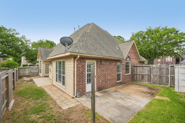 7803 Deerwood Lake Drive, Humble, TX 77346