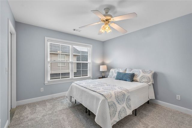 4515 W Creekview Drive, Rogers, AR 72758