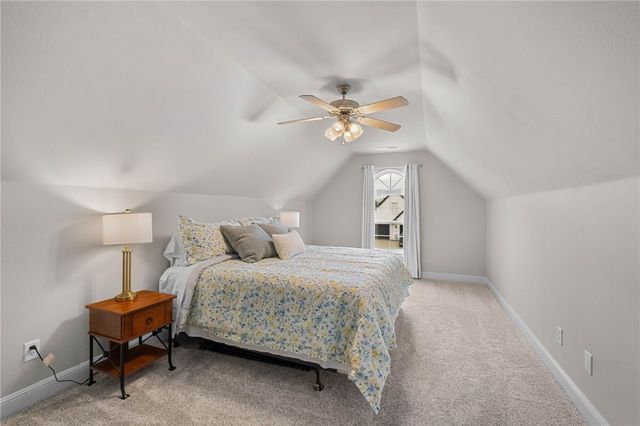 4515 W Creekview Drive, Rogers, AR 72758