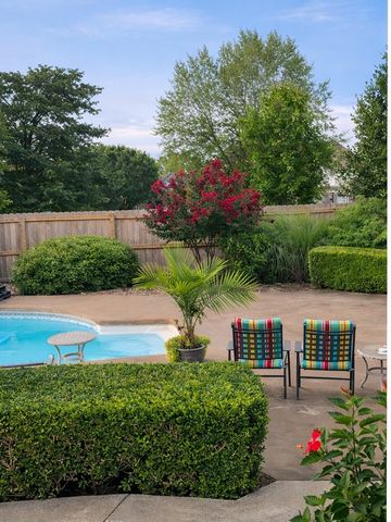 4515 W Creekview Drive, Rogers, AR 72758