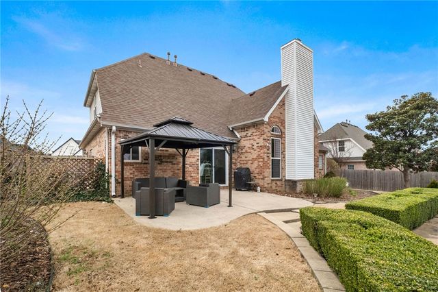 4515 W Creekview Drive, Rogers, AR 72758