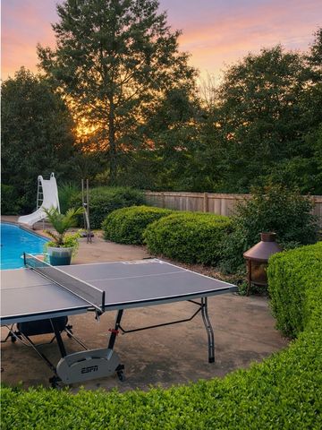 4515 W Creekview Drive, Rogers, AR 72758