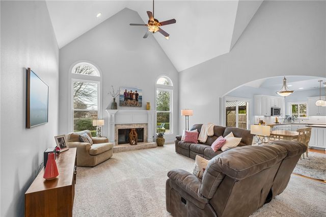 4515 W Creekview Drive, Rogers, AR 72758