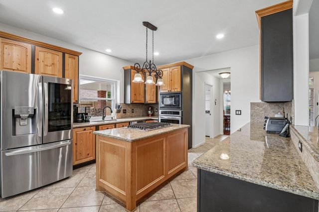 23921 Dorrington Estates Lane, Conroe, TX 77385
