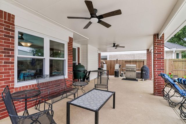 23921 Dorrington Estates Lane, Conroe, TX 77385