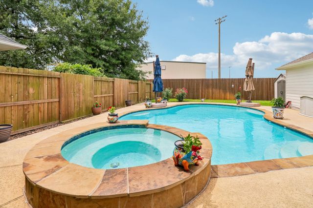 23921 Dorrington Estates Lane, Conroe, TX 77385