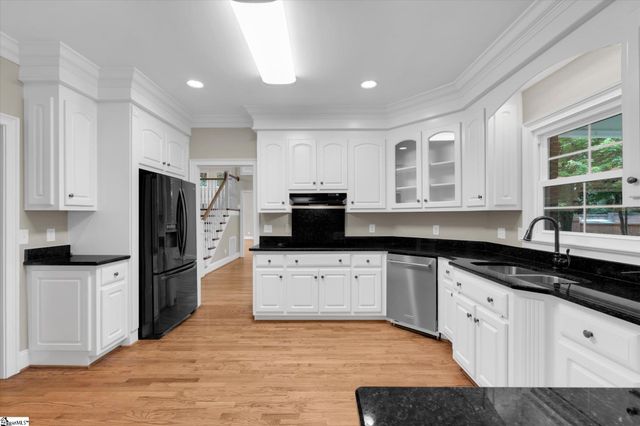 4 Fenwick Place, Greer, SC 29650