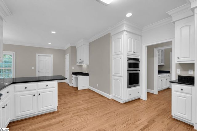 4 Fenwick Place, Greer, SC 29650