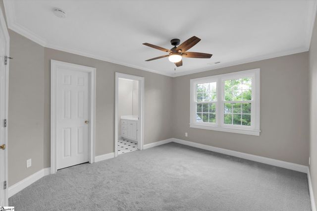 4 Fenwick Place, Greer, SC 29650