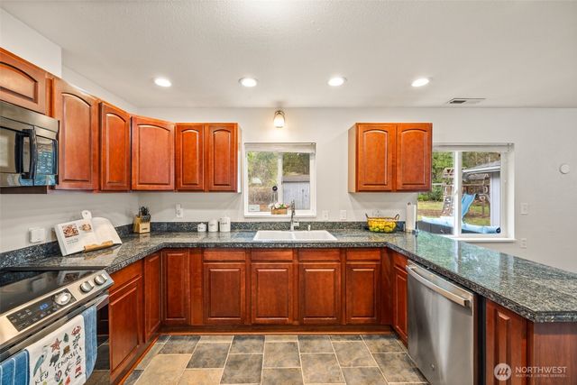 9601 128th Avenue NW, Gig Harbor, WA 98329