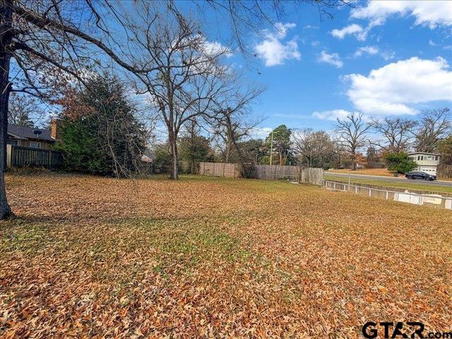 3709 Paluxy Dr., Tyler, TX 75703