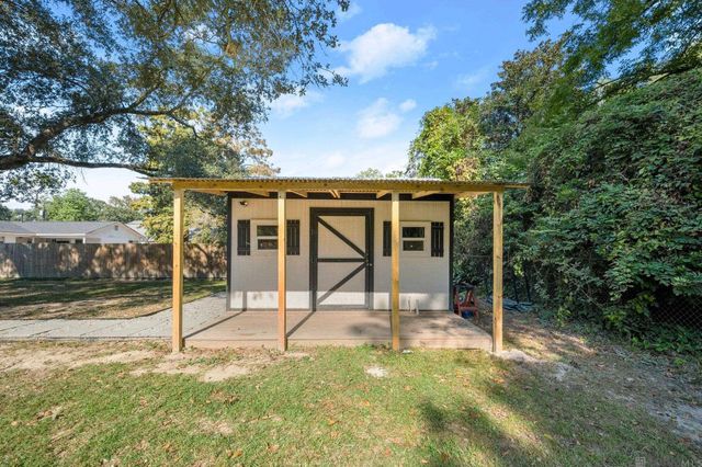 1314 Pickett Ave, Baton Rouge, LA 70808