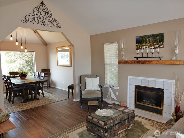 385 Eagle Nest Court SE, Ocean Shores, WA 98569