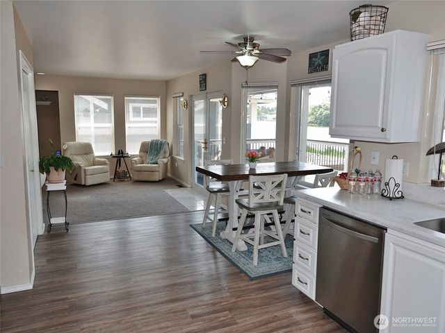 385 Eagle Nest Court SE, Ocean Shores, WA 98569