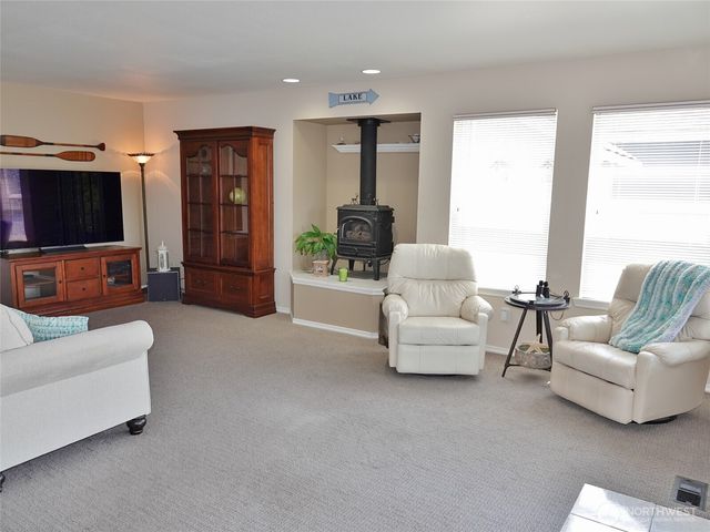 385 Eagle Nest Court SE, Ocean Shores, WA 98569