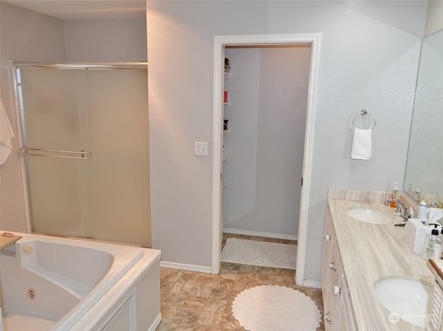 385 Eagle Nest Court SE, Ocean Shores, WA 98569