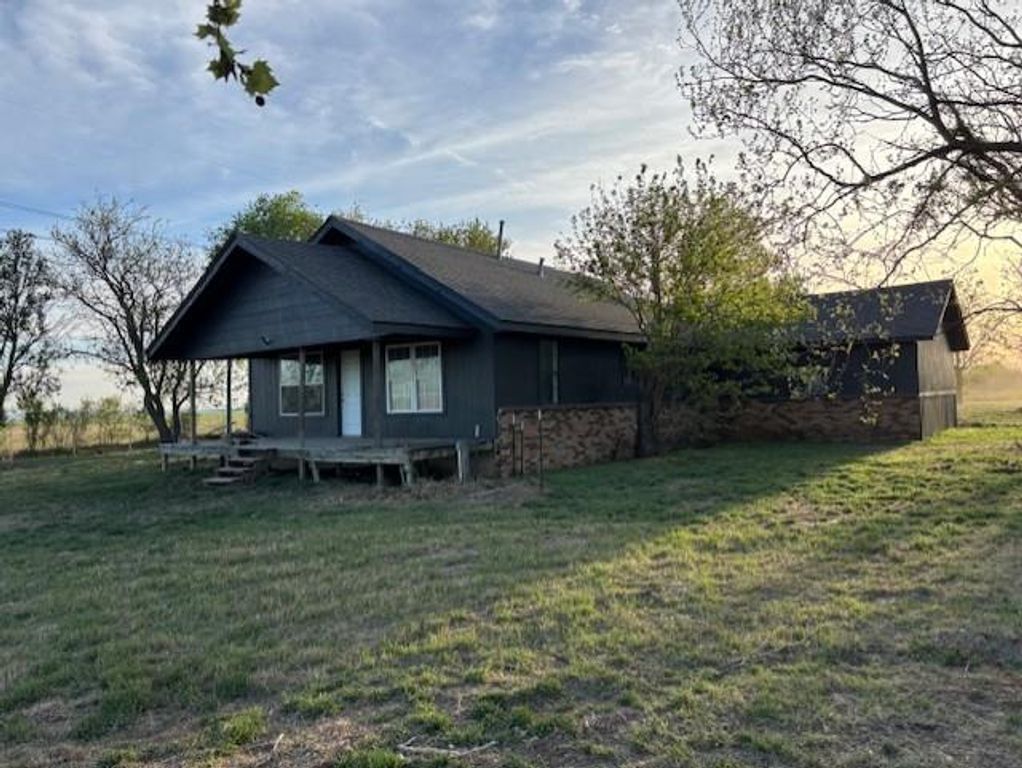 Image 1 of property listing at 29094 County Street 2530 Road, Fort Cobb, OK 73038